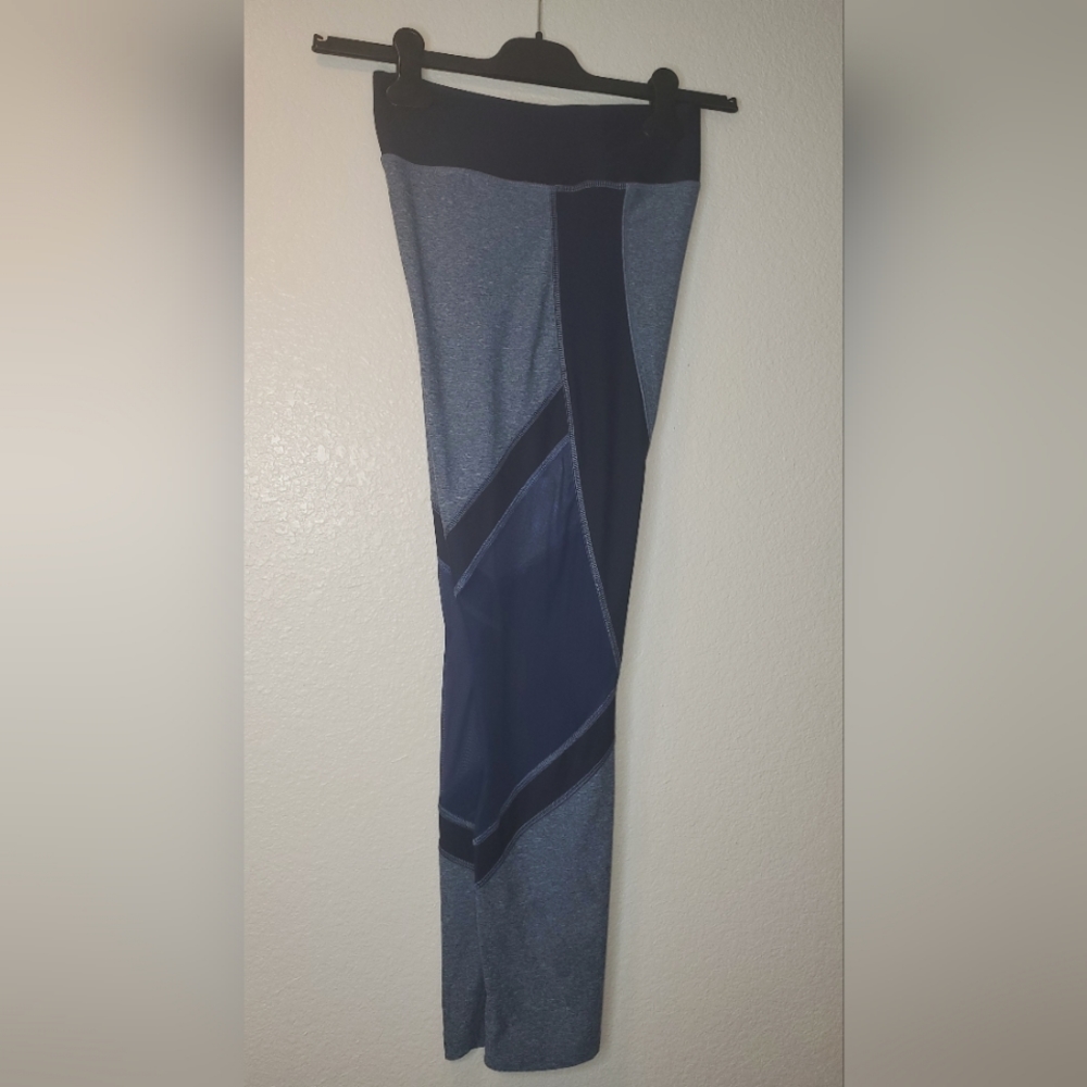 Vogo Athletica Sheer/Mesh Panel Leggings in Navy & Heather Blue